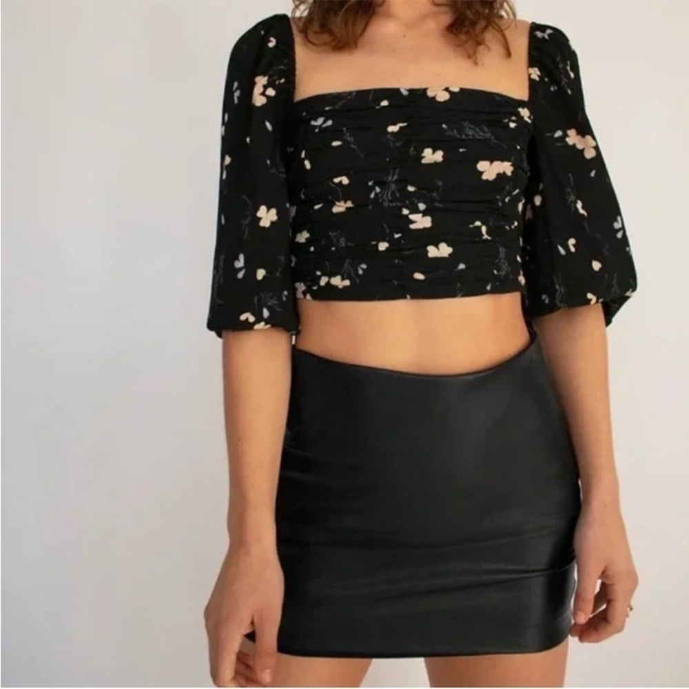 Aritzia Wilfred Oracle Black Vegan Leather Mini Skirt Size 2 Lined EUC